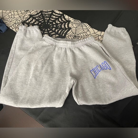 Mens Gray and Black Star Boohoo Man Sweatpants Preloved - Picture 3 of 3